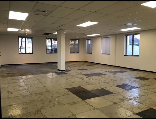 141M² OFFICE TO LET IN SANDHURST